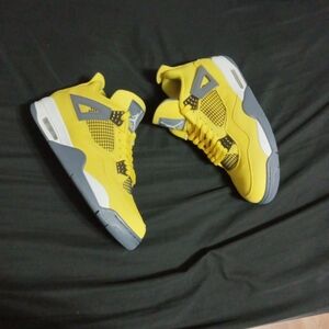 Jordan 4 lightning size 12